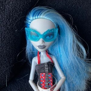 Vintage Monster High doll, Ghoulia Yelps,